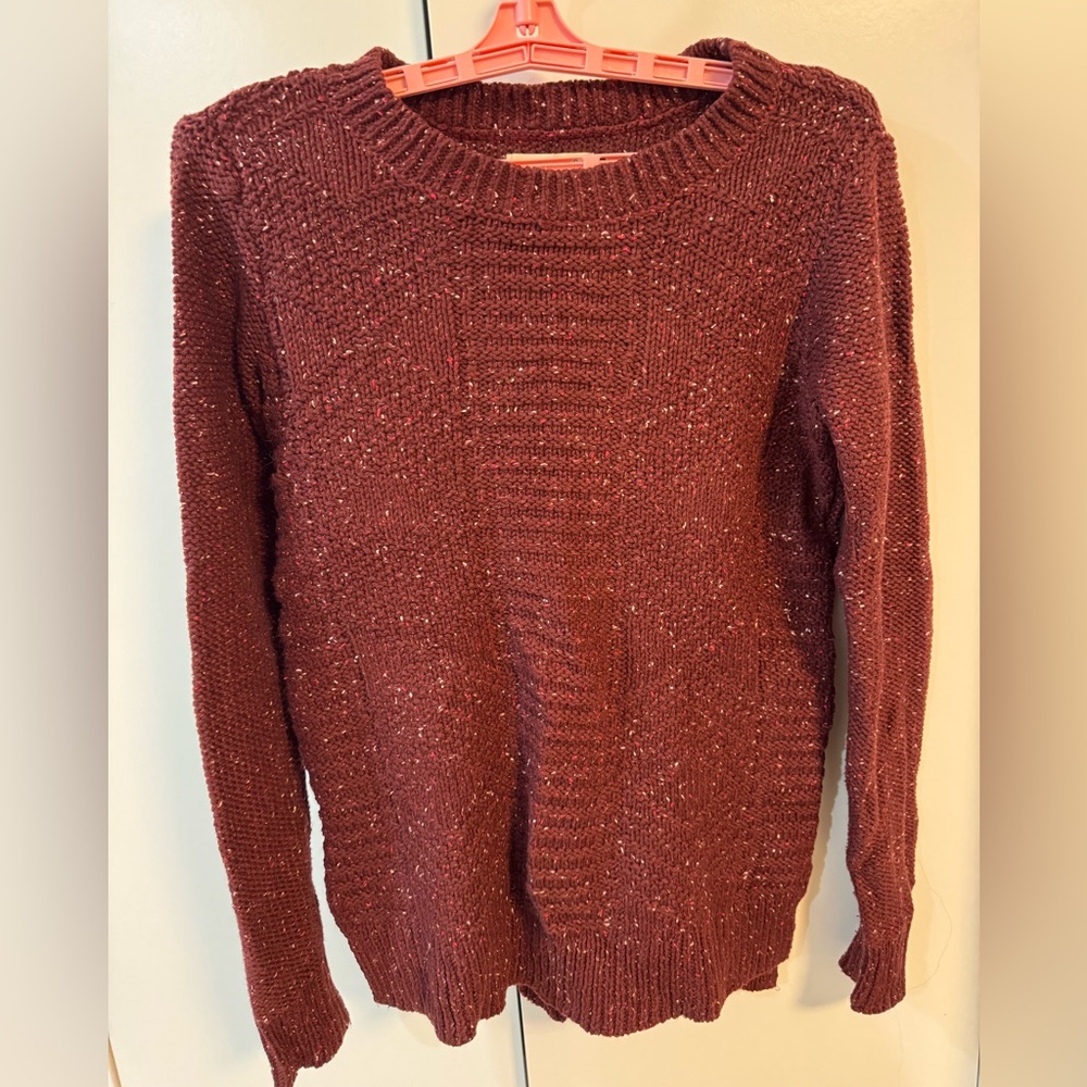 Hollister Women's Burgundy Crew Neck Sweater